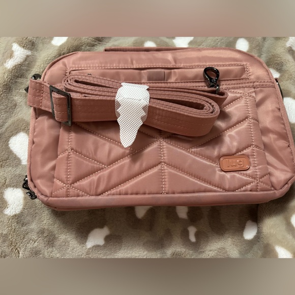 Lug scoop crossbody - Picture 3 of 6